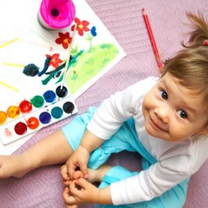 Técnico en educación infantil de Asoenfermería, curso a distancia, con material de estudio y certificado incluido.