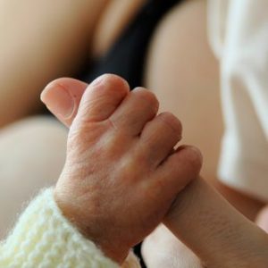 Imagen de material educativo en salud materno infantil a distancia por Asoenfermería, con recursos y guías para el cuidado infantil.