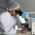 Técnico especialista en histología y anatomía patológica en formación, imagen de un curso a distancia de Asoenfermería.