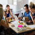 Técnico en recursos humanos gestión y liderazgo de empresas de Asodeindo, curso a distancia, con estudiantes en formación.